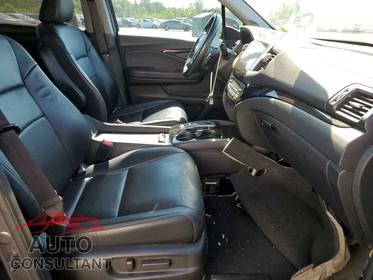 HONDA PILOT 2017 - 5FNYF6H93HB097330