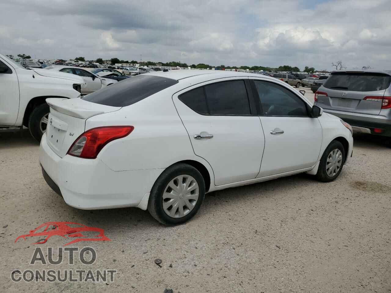 NISSAN VERSA 2017 - 3N1CN7AP1HL851728