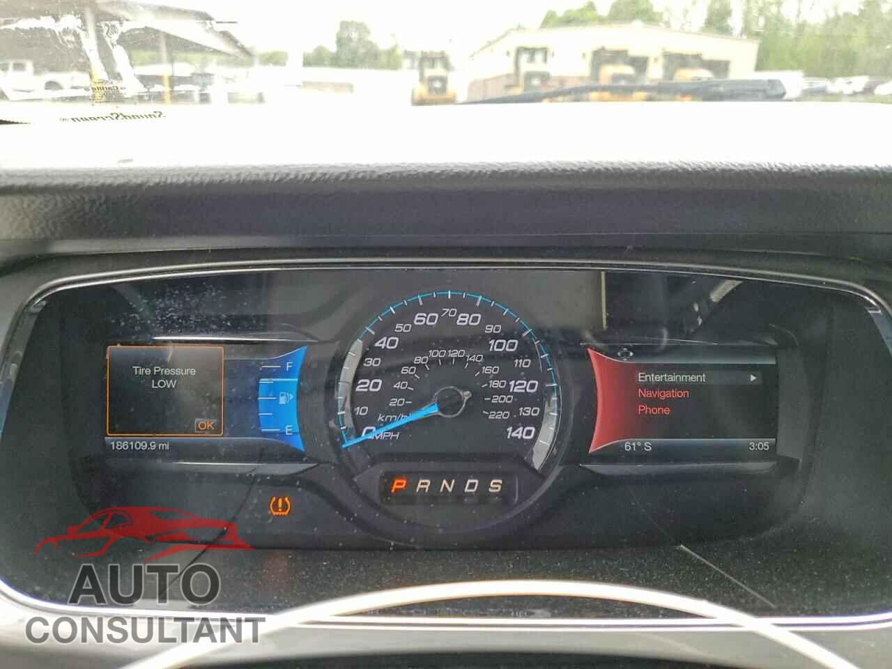 FORD TAURUS 2015 - 1FAHP2E81FG108416