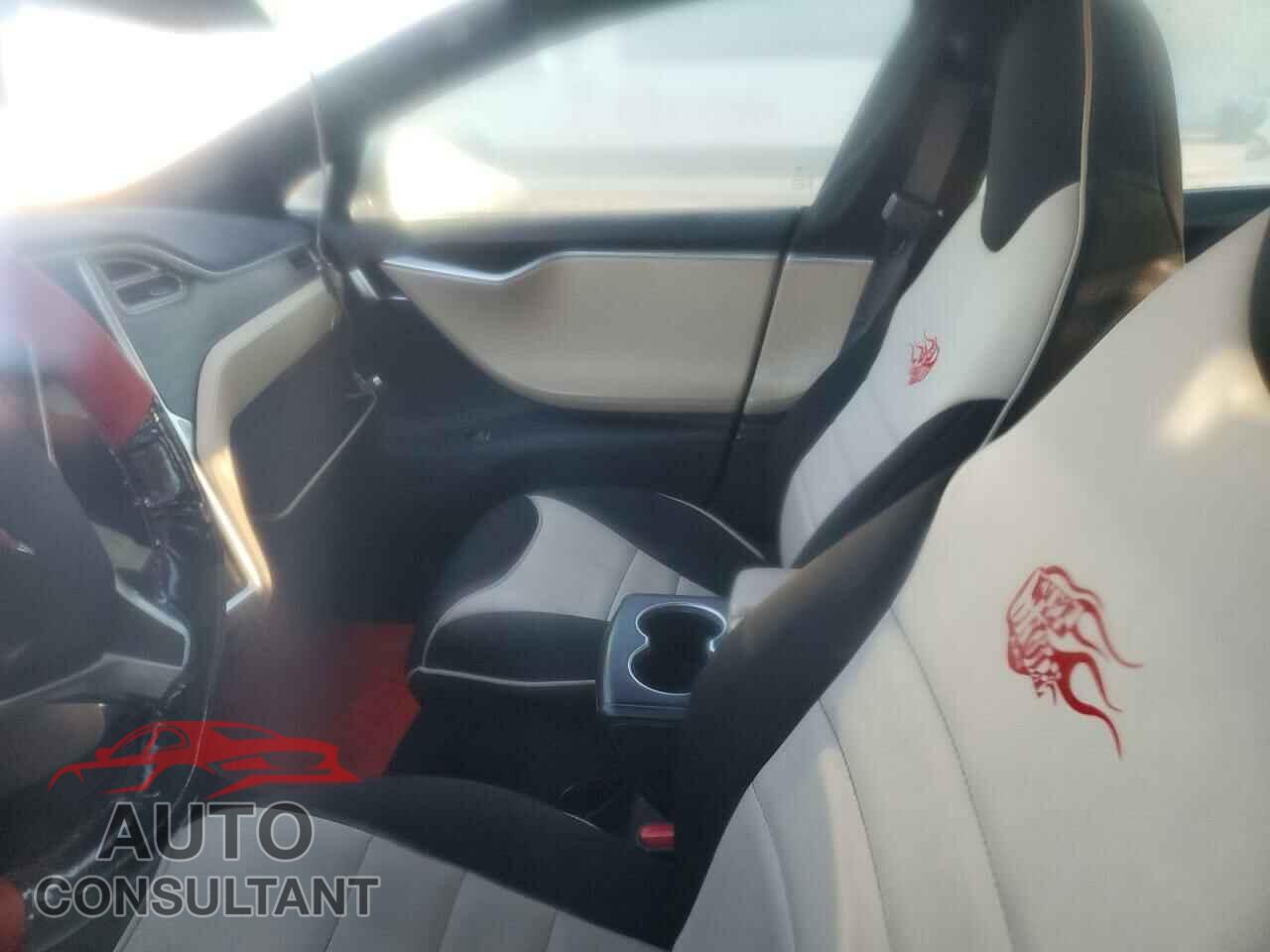 TESLA MODEL S 2015 - 5YJSA1E29FF107628
