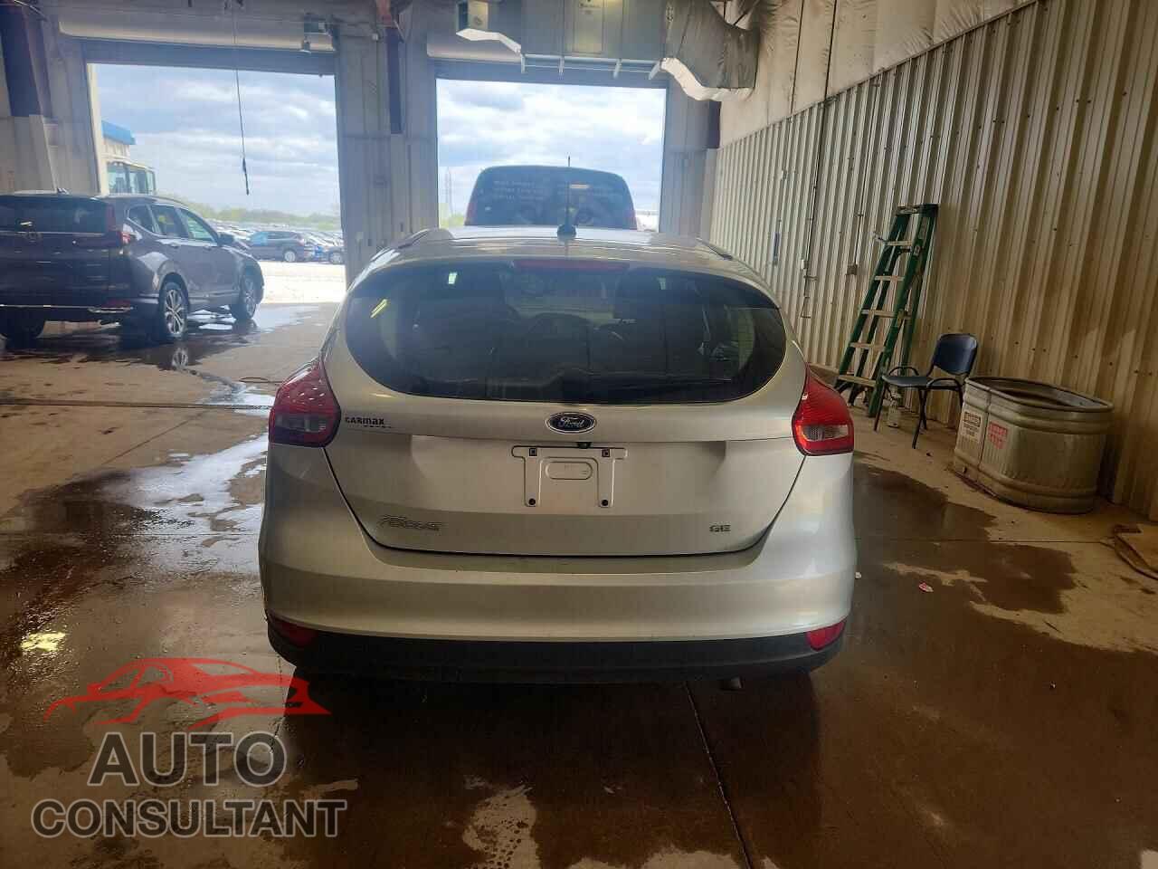 FORD FOCUS 2017 - 1FADP3K23HL279215