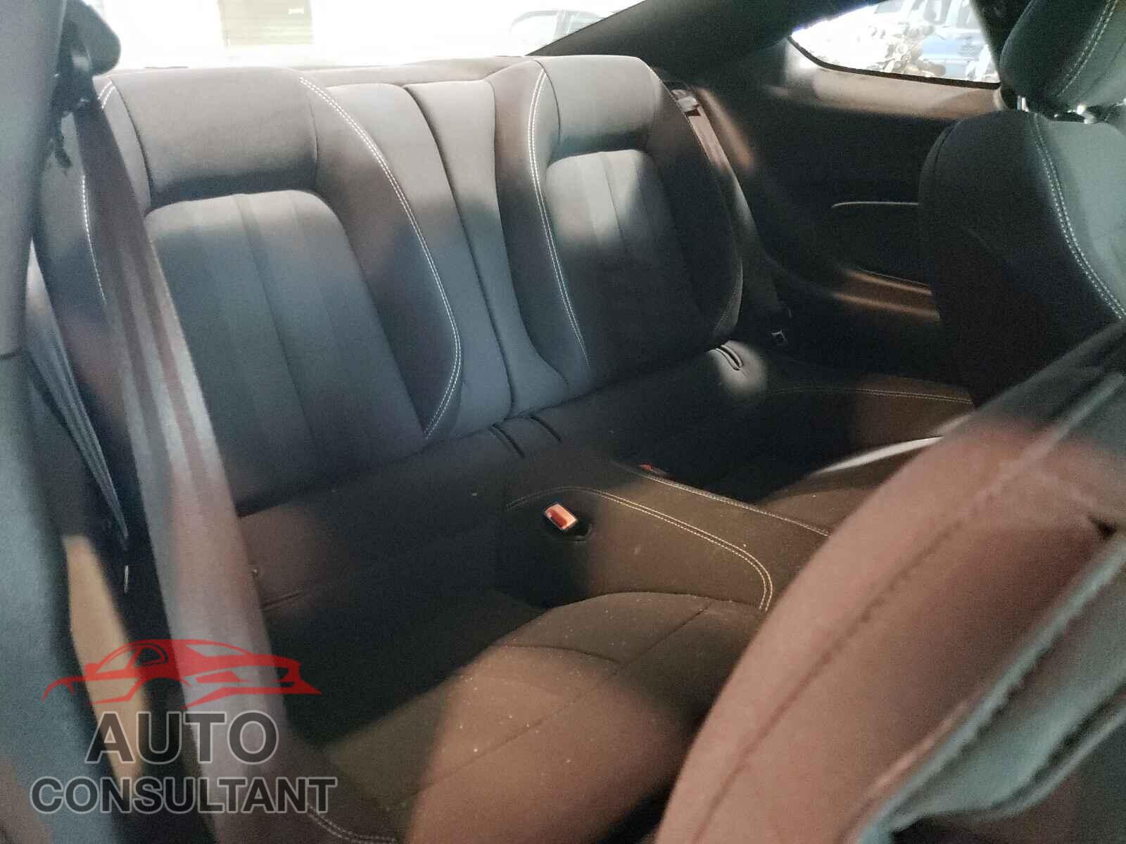 FORD MUSTANG 2018 - 1FA6P8TH3J5107530