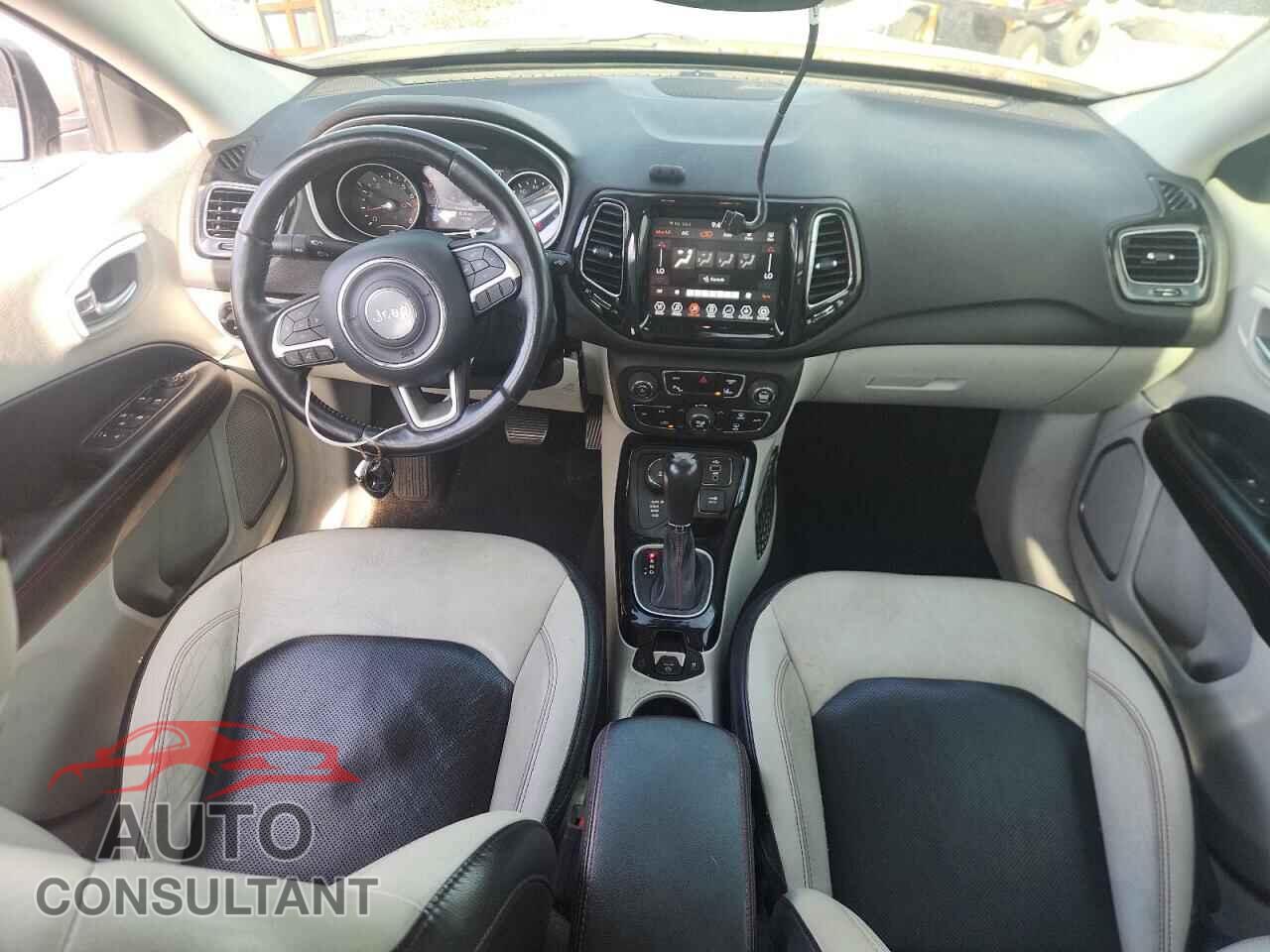 JEEP COMPASS 2018 - 3C4NJDCB1JT349079