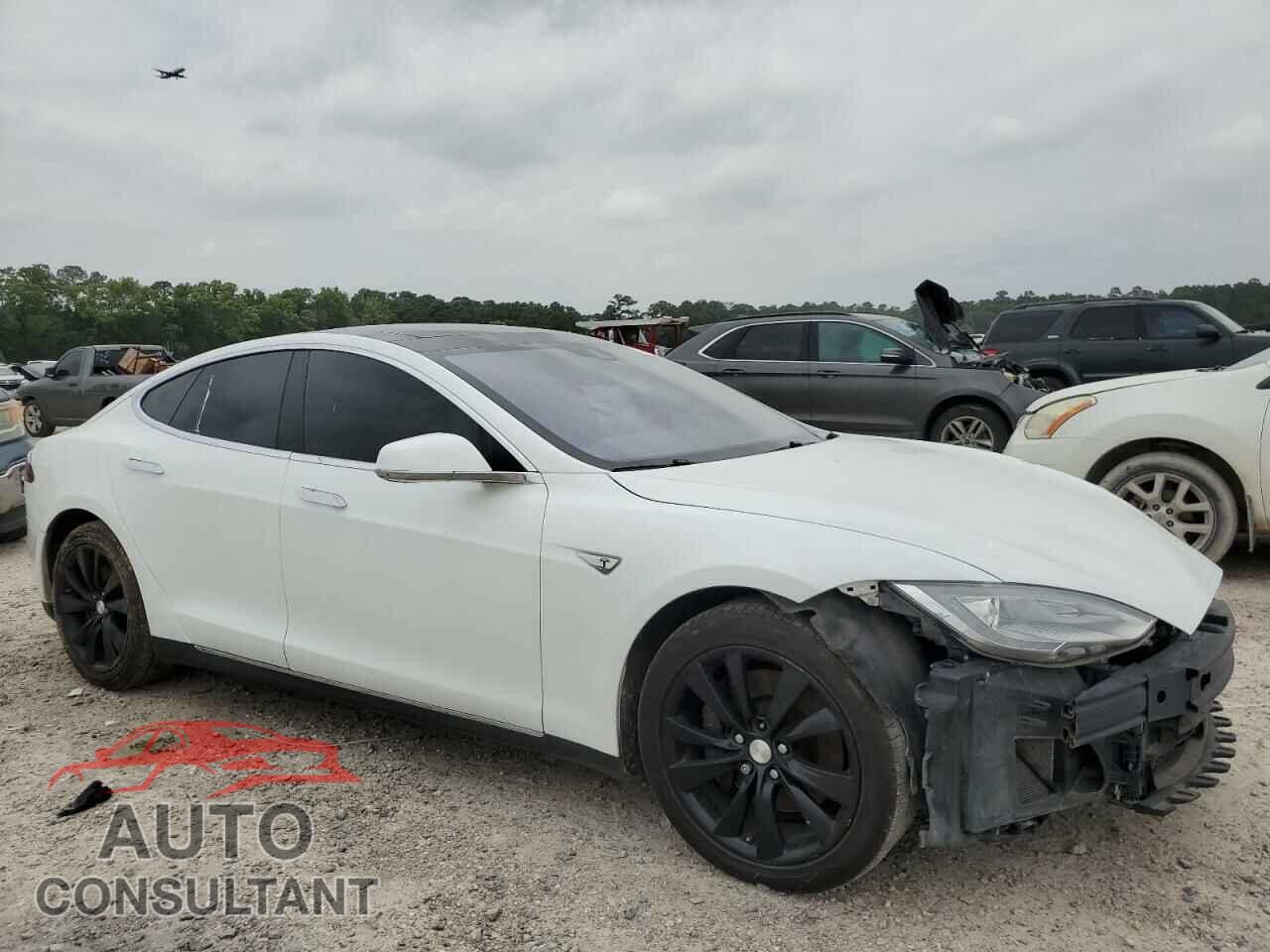 TESLA MODEL S 2016 - 5YJSA1E2XGF130160