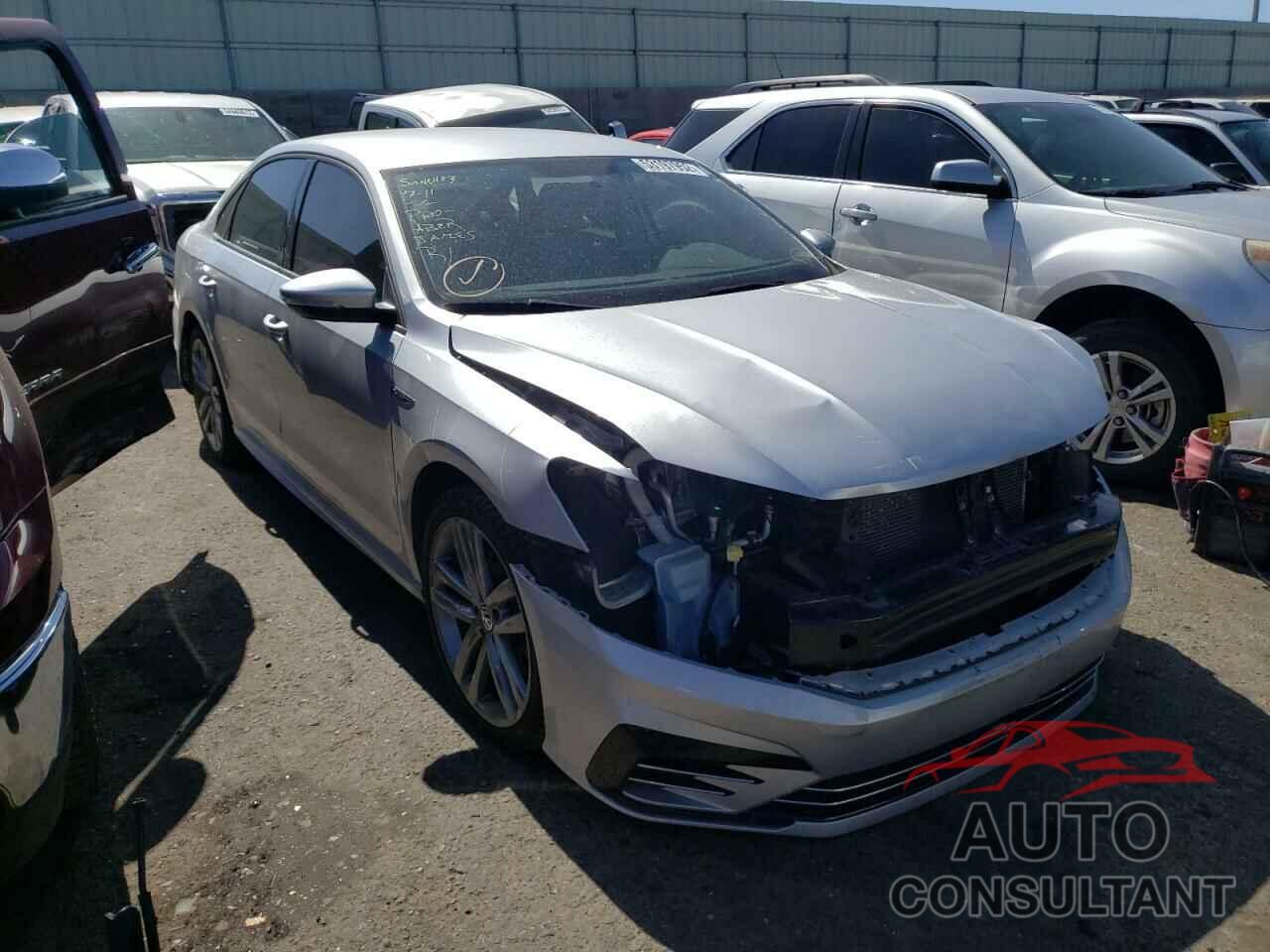 VOLKSWAGEN PASSAT 2018 - 1VWAA7A34JC000695