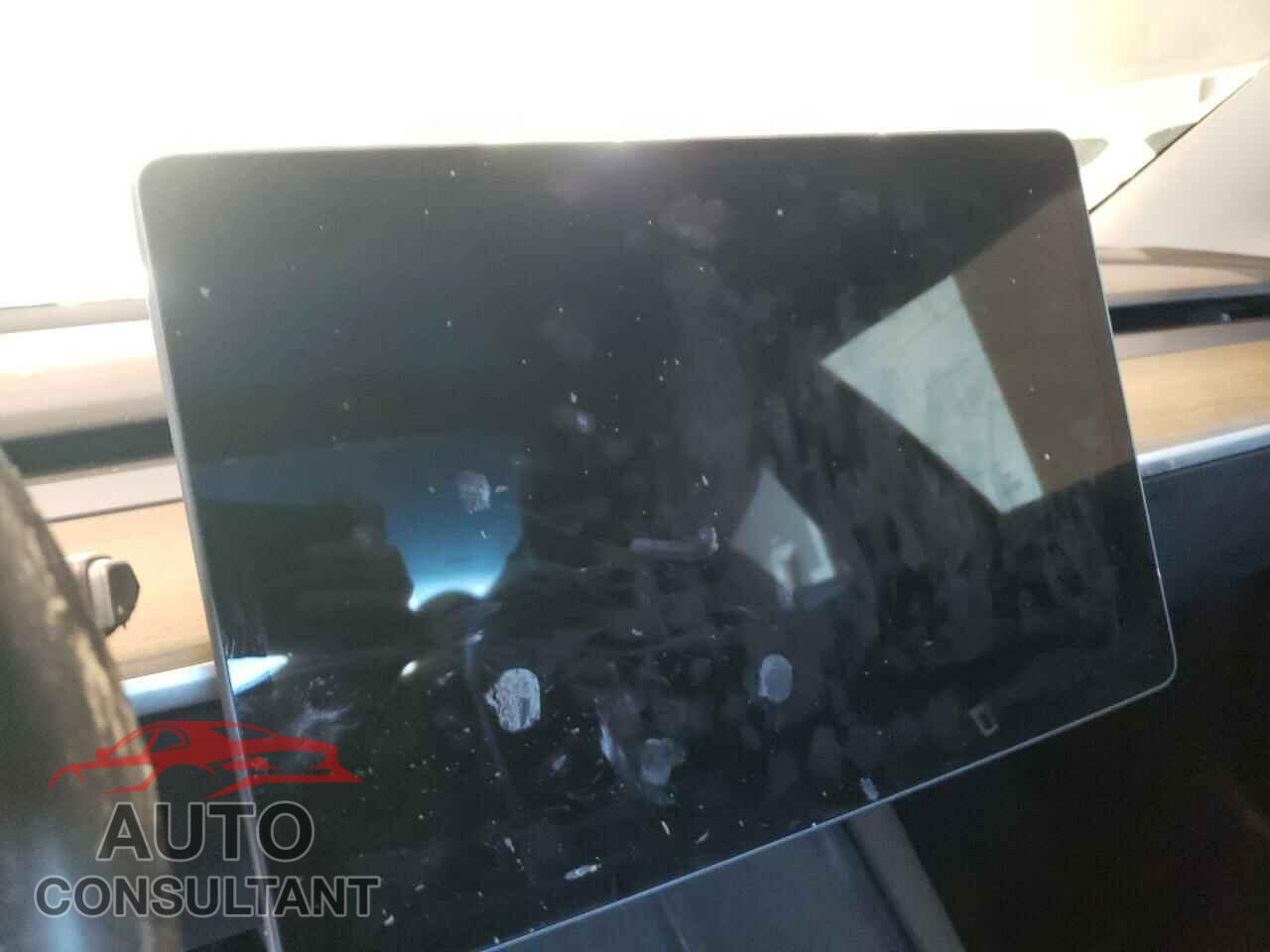 TESLA MODEL 3 2022 - 5YJ3E1EA0NF288763