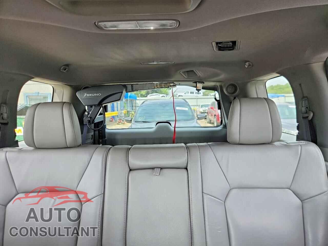 HONDA PILOT 2012 - 5FNYF3H9XCB018002
