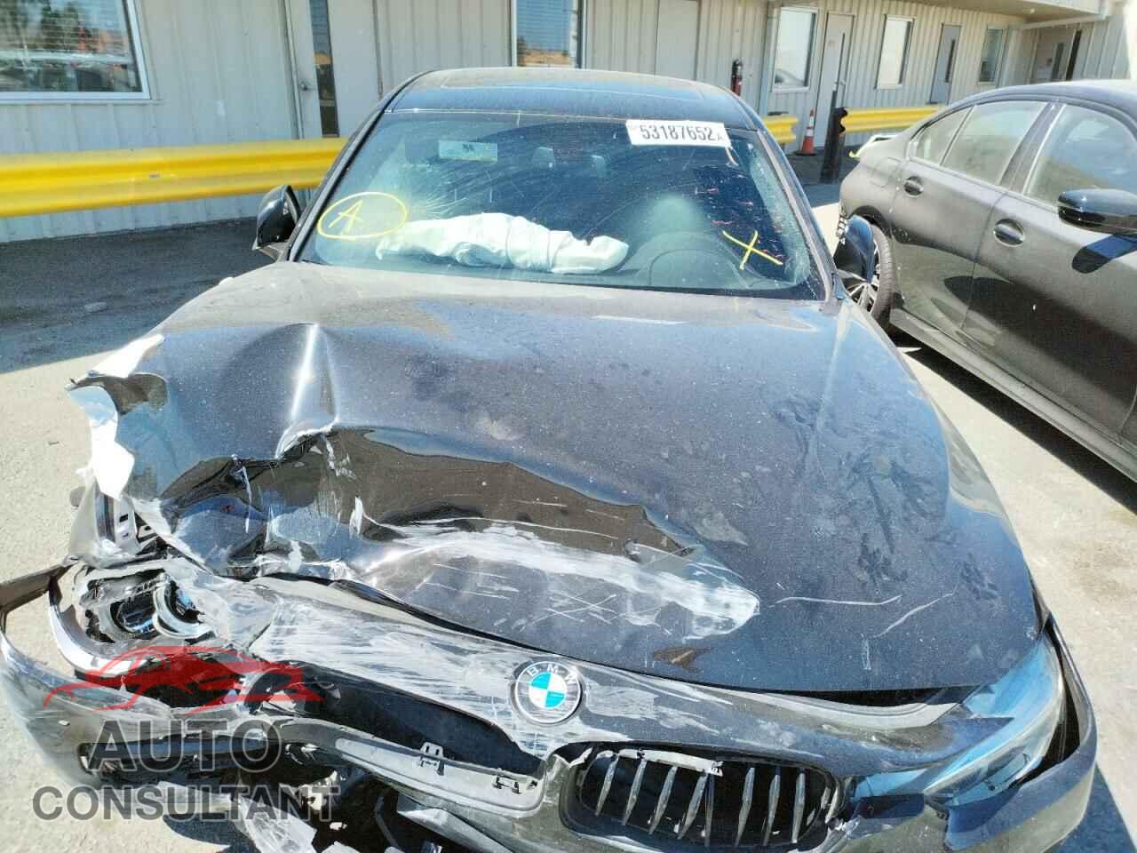 BMW 3 SERIES 2018 - WBA8B9C54JEE82954