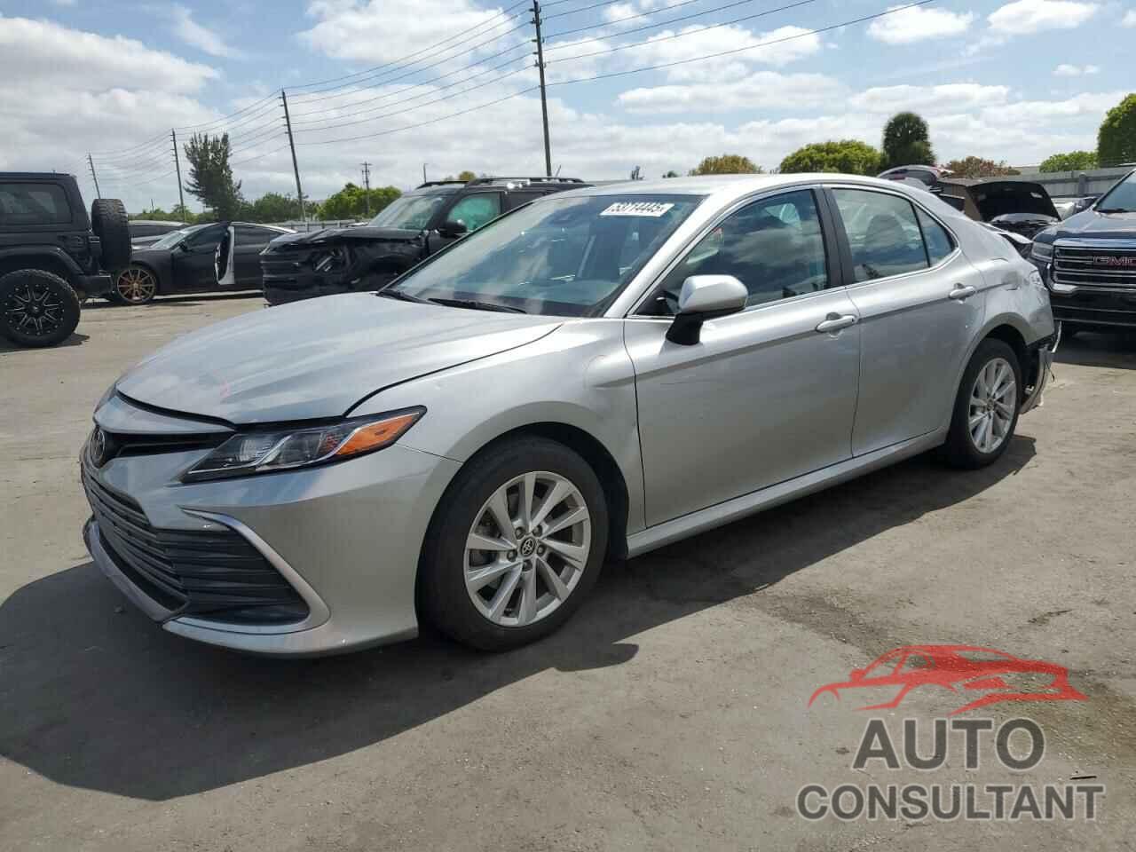 TOYOTA CAMRY 2021 - 4T1C11AK5MU616142