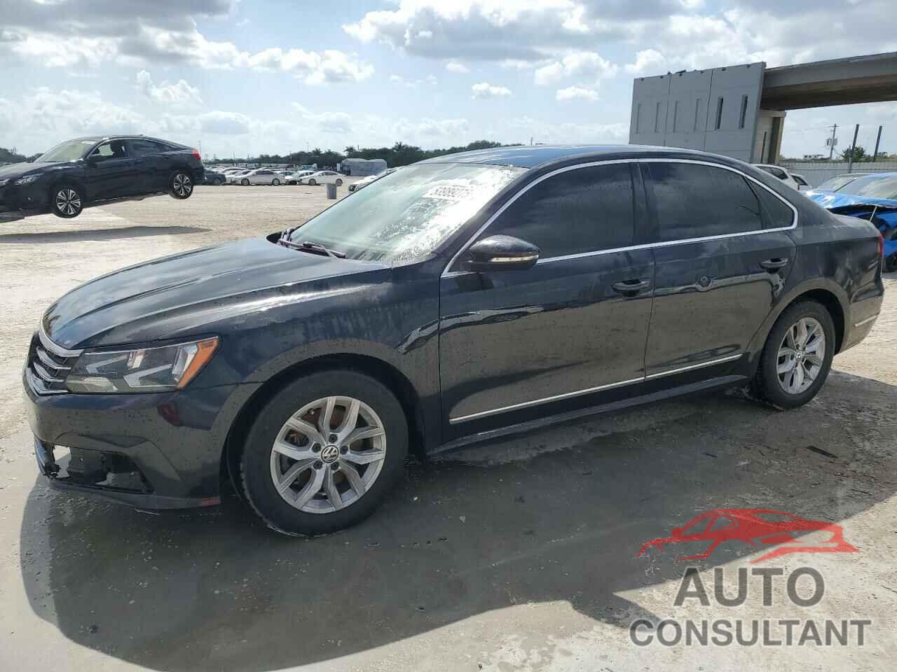 VOLKSWAGEN PASSAT 2017 - 1VWAT7A35HC067150