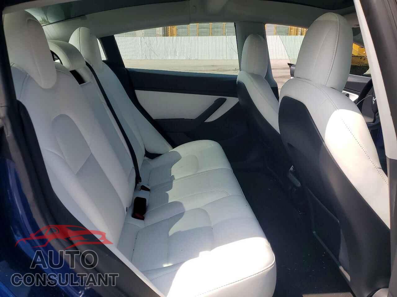 TESLA MODEL 3 2021 - 5YJ3E1EA5MF875233