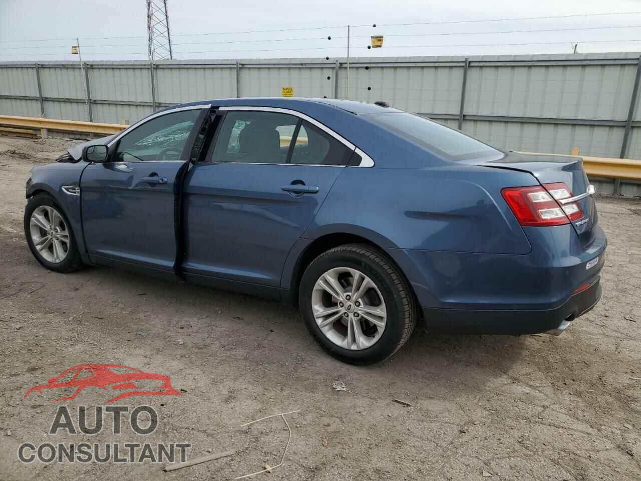 FORD TAURUS 2018 - 1FAHP2E83JG116882