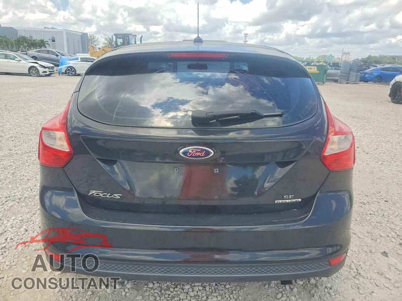 FORD FOCUS 2014 - 1FADP3K22EL421971