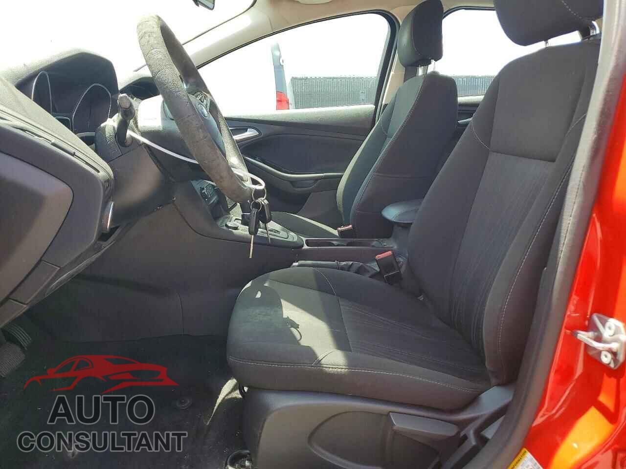 FORD FOCUS 2017 - 1FADP3F27HL327423