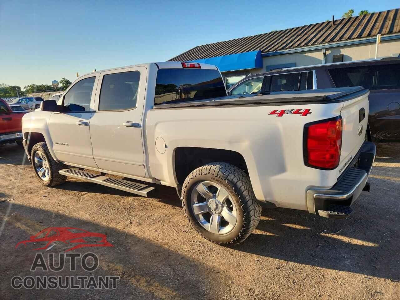 CHEVROLET SILVERADO 2018 - 3GCUKRER2JG277530