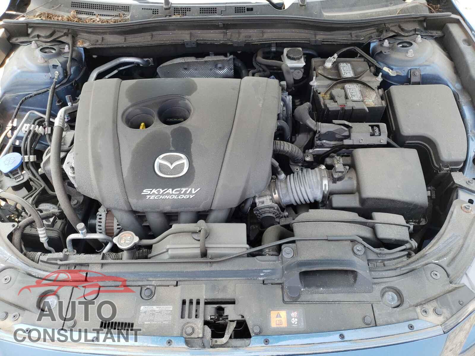 MAZDA 3 2018 - 3MZBN1V37JM181385