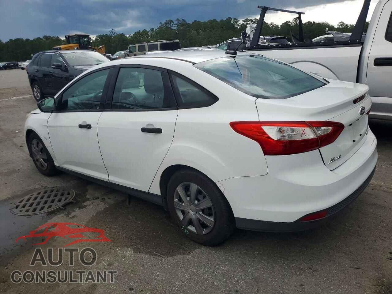 FORD FOCUS 2014 - 1FADP3E24EL401023
