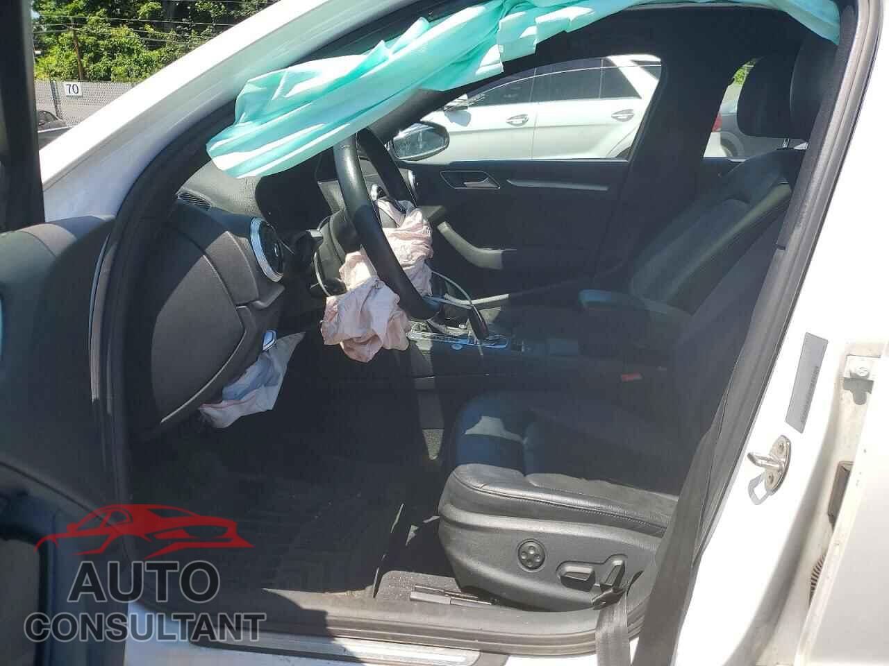 AUDI A3 2019 - WAUAUGFF9K1012249