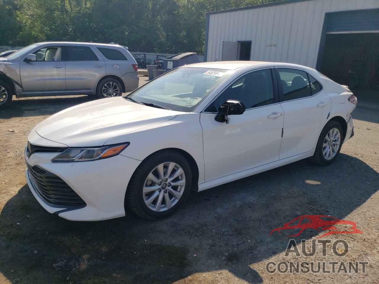 TOYOTA CAMRY 2018 - 4T1B11HK1JU159004