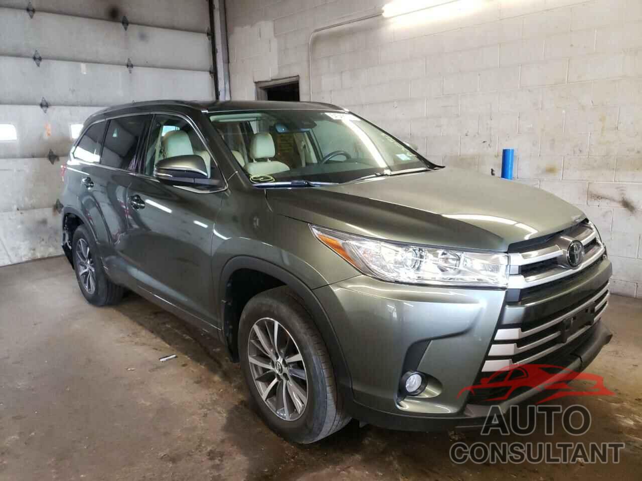 TOYOTA HIGHLANDER 2018 - 5TDJZRFH3JS868861