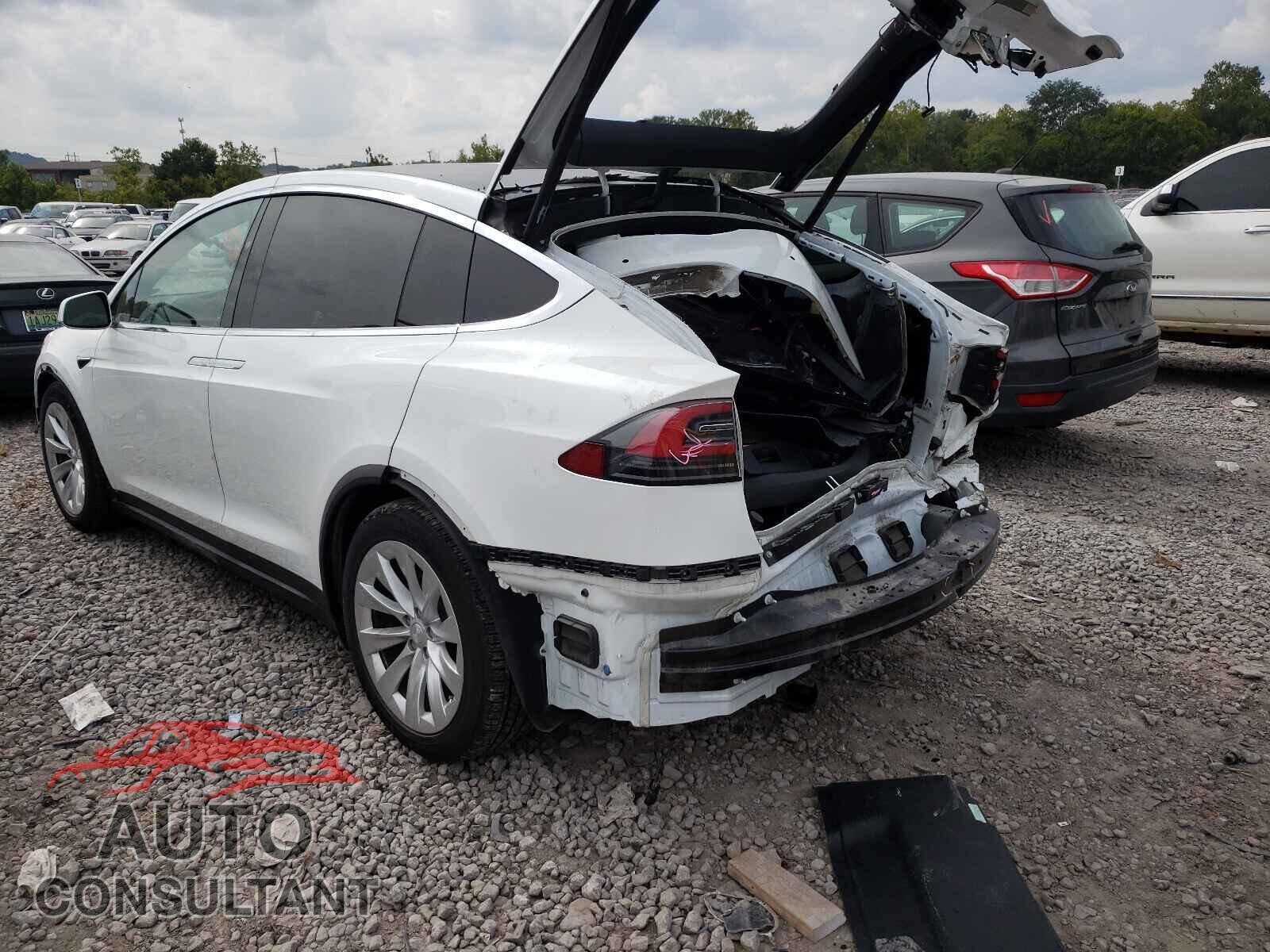 TESLA MODEL X 2017 - 5YJXCBE40HF035910