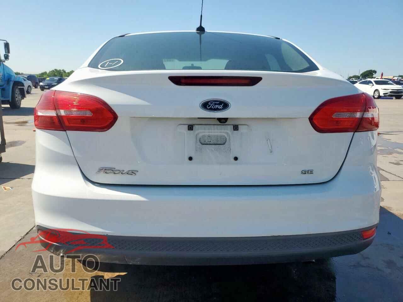 FORD FOCUS 2017 - 1FADP3F27HL244218