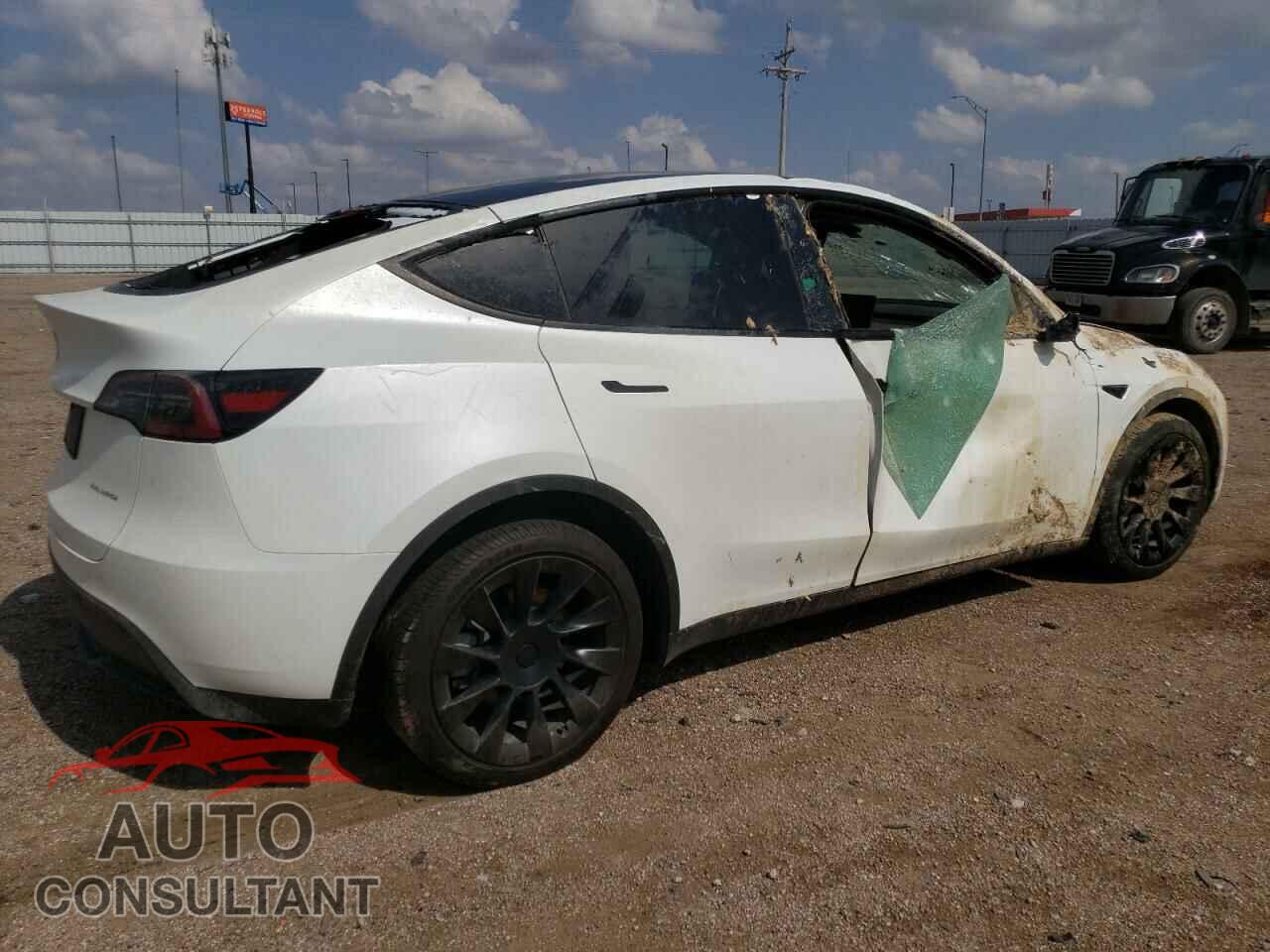 TESLA MODEL Y 2023 - 7SAYGDEE8PA060095