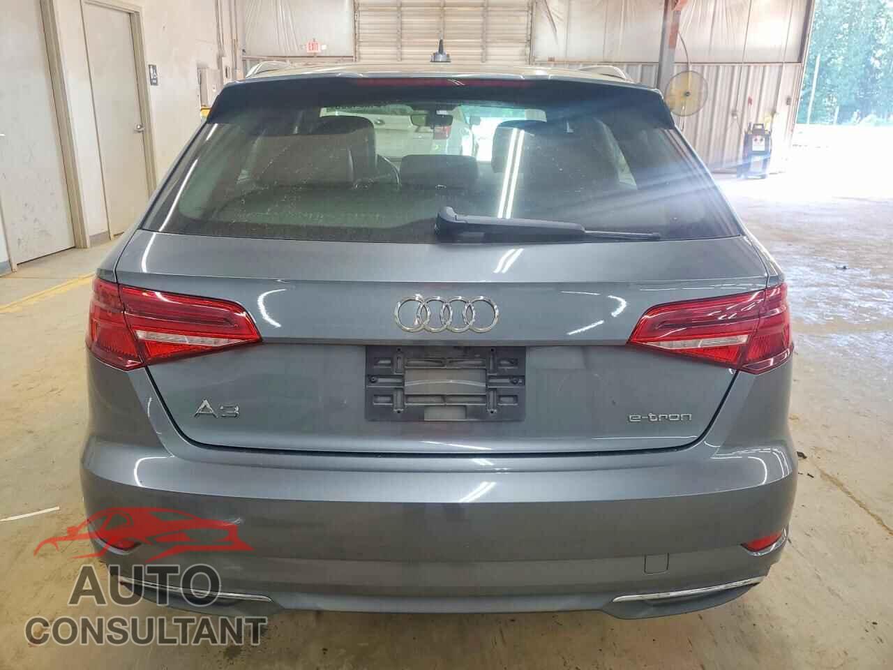 AUDI A3 2018 - WAUUPBFF9JA092285