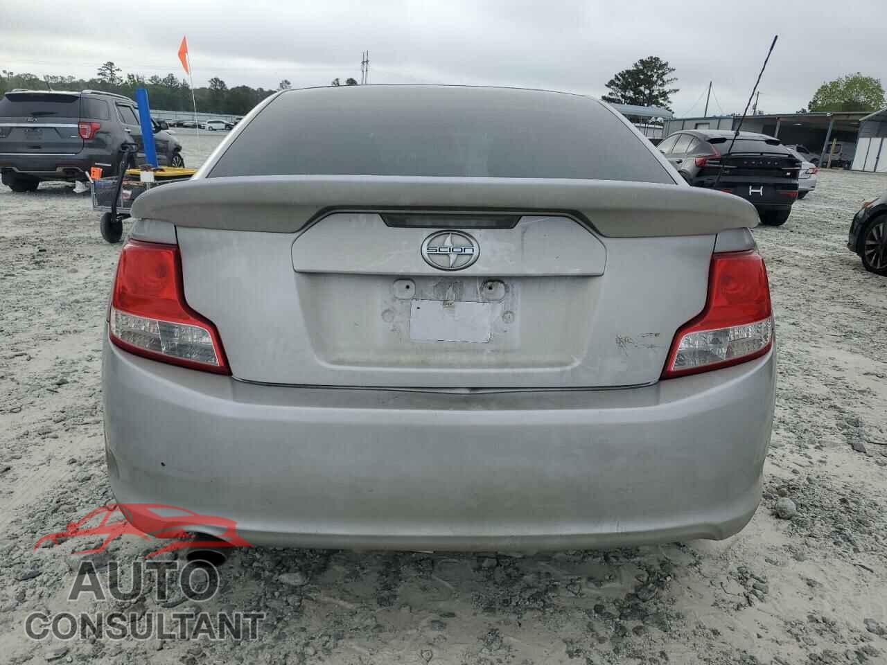 TOYOTA SCION 2011 - JTKJF5C75B3000742