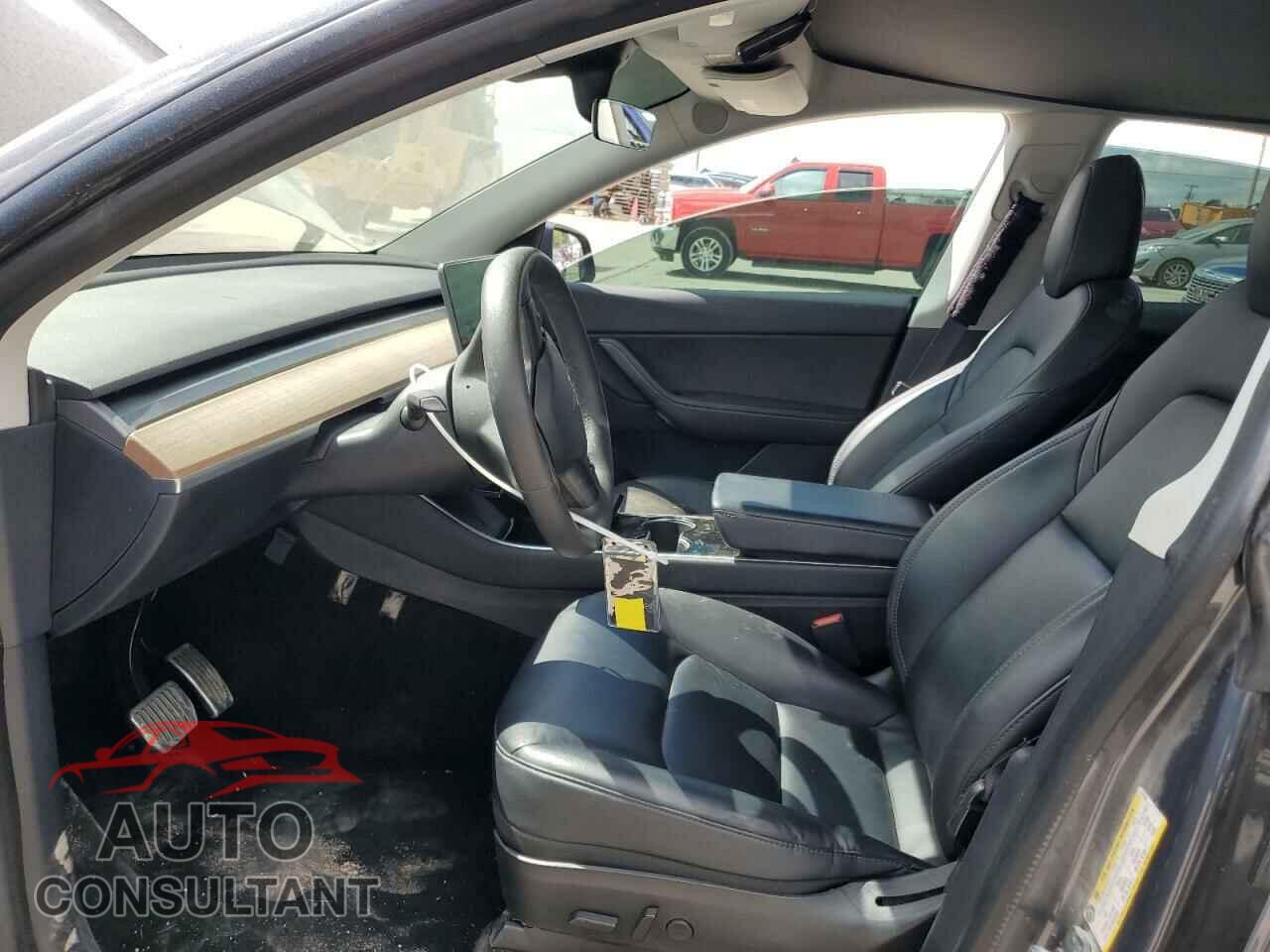 TESLA MODEL Y 2020 - 5YJYGDEF4LF011396