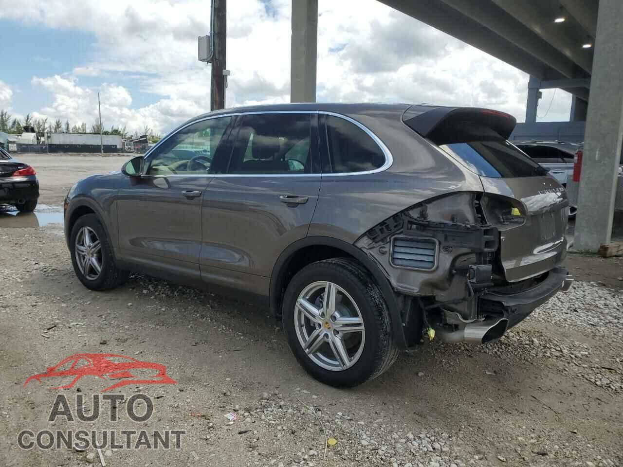 PORSCHE CAYENNE 2016 - WP1AA2A22GKA11334
