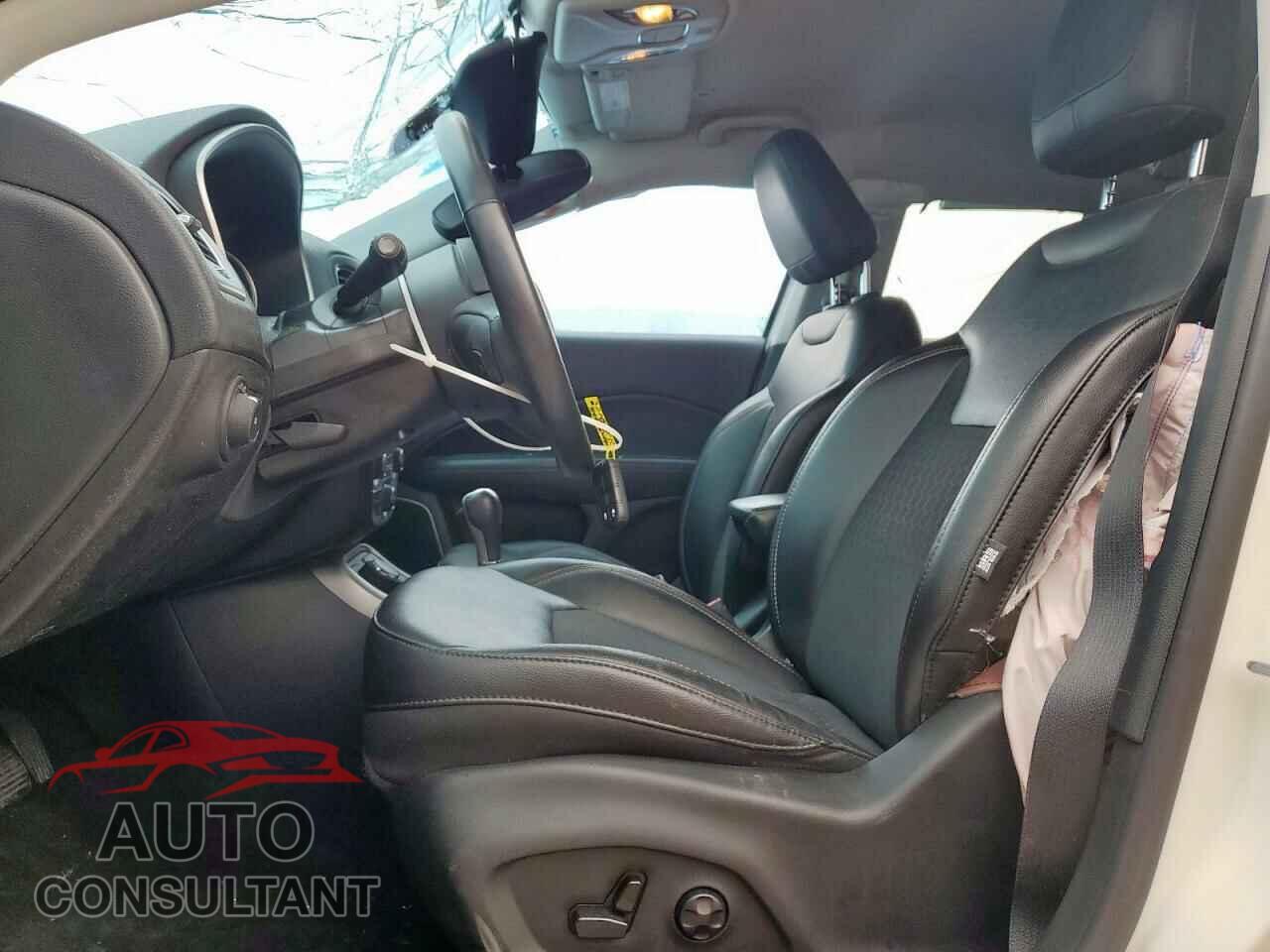 JEEP COMPASS 2019 - 3C4NJDBB2KT703341