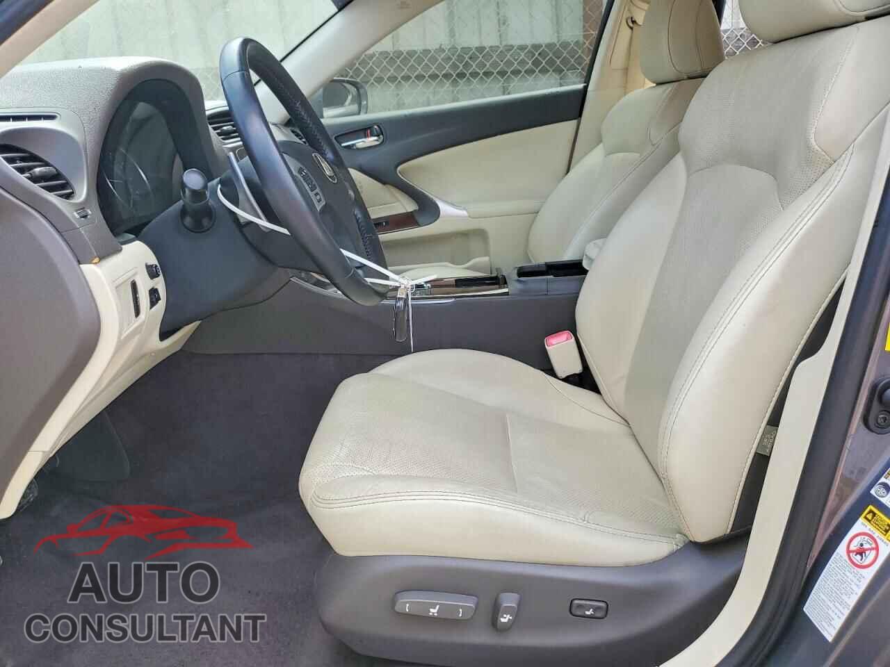 LEXUS IS 2012 - JTHBF5C24C5160373