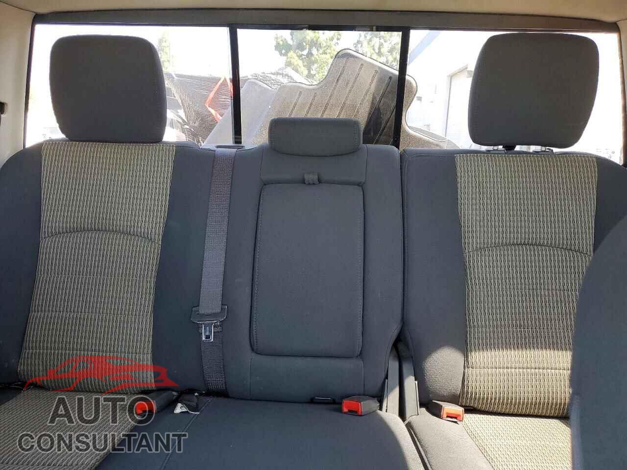DODGE RAM 1500 2012 - 1C6RD7LT7CS273589