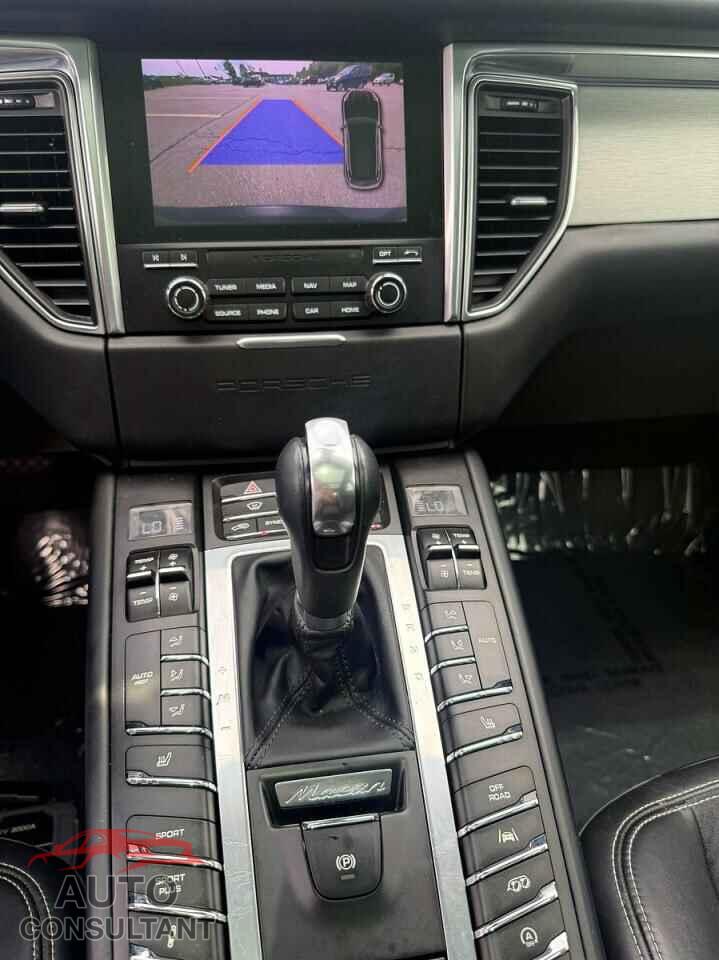 PORSCHE MACAN 2017 - WP1AG2A51HLB56322