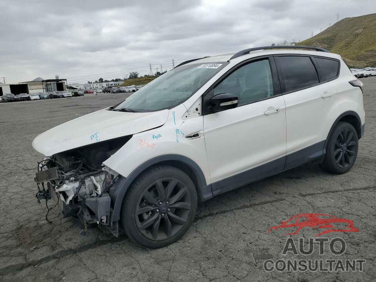 FORD ESCAPE 2017 - 1FMCU0J96HUC78674