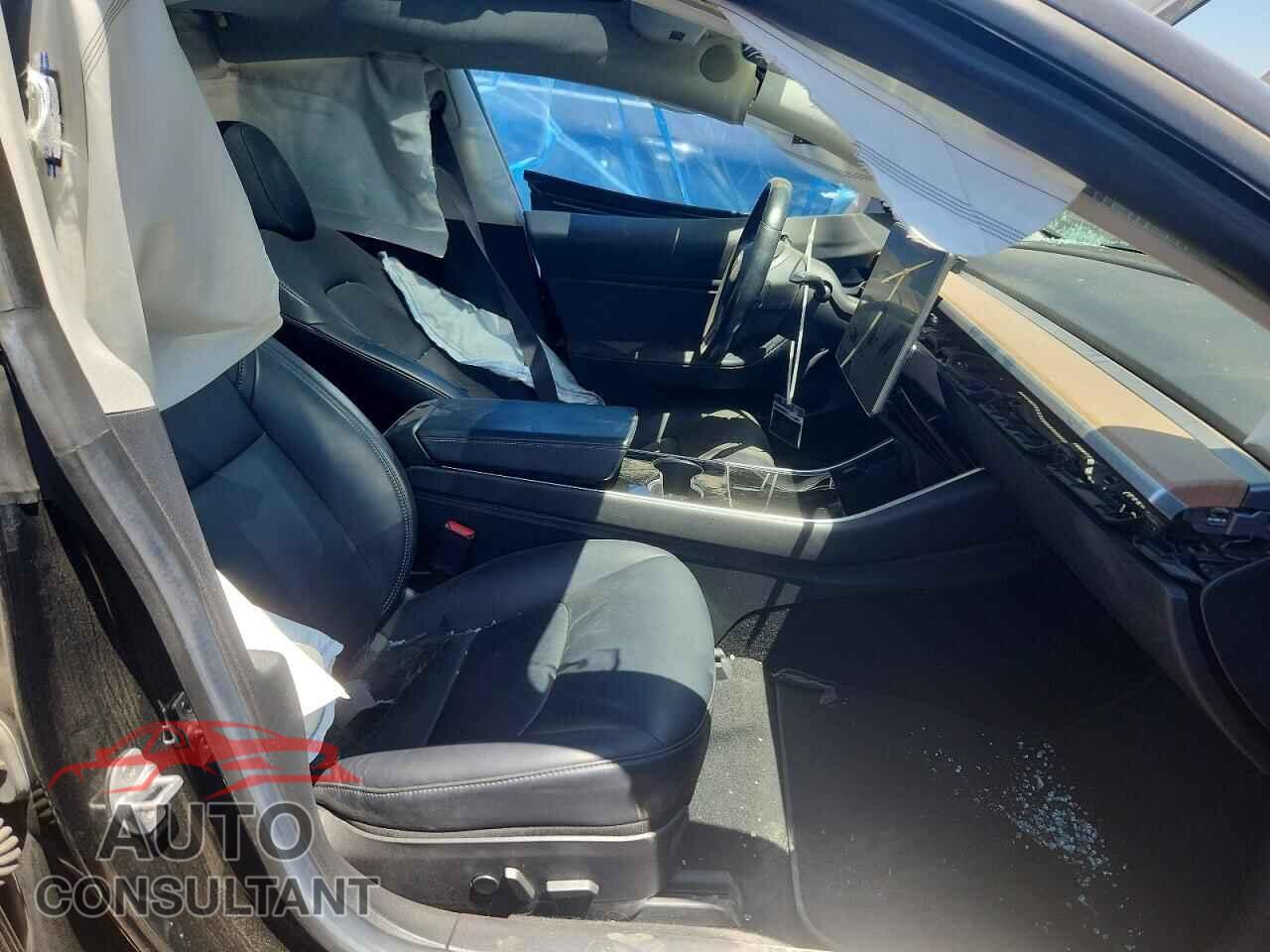 TESLA MODEL 3 2018 - 5YJ3E1EA9JF044118