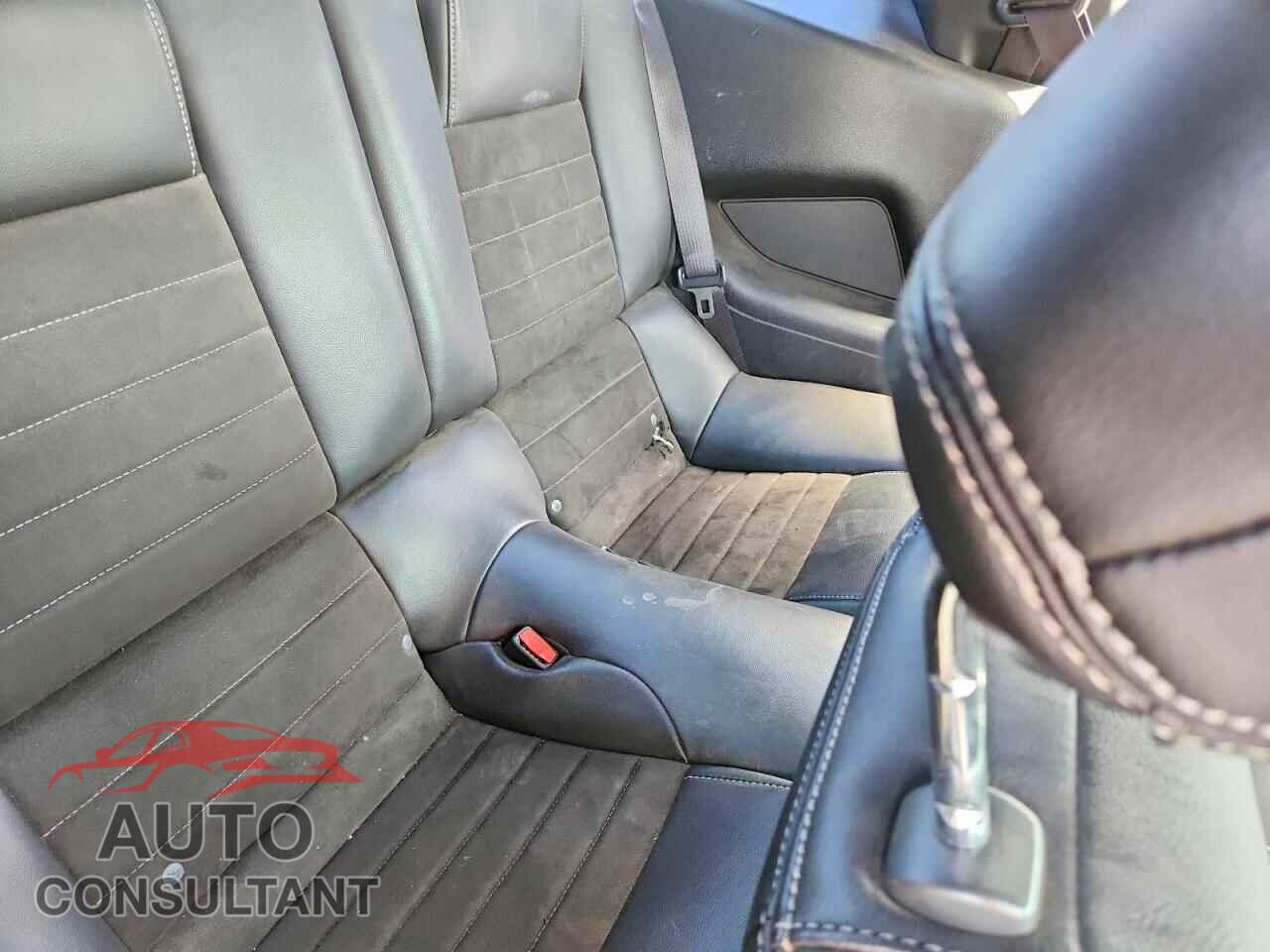 FORD MUSTANG 2014 - 1ZVBP8CF4E5221952