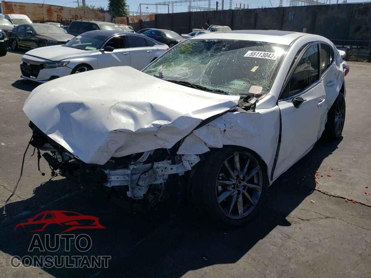 MAZDA 3 2018 - 3MZBN1W32JM198240