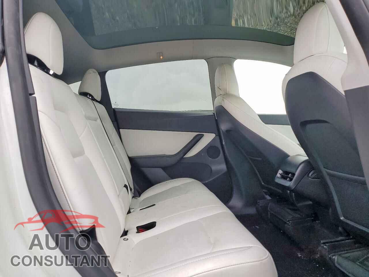 TESLA MODEL Y 2022 - 7SAYGDEE0NF507700