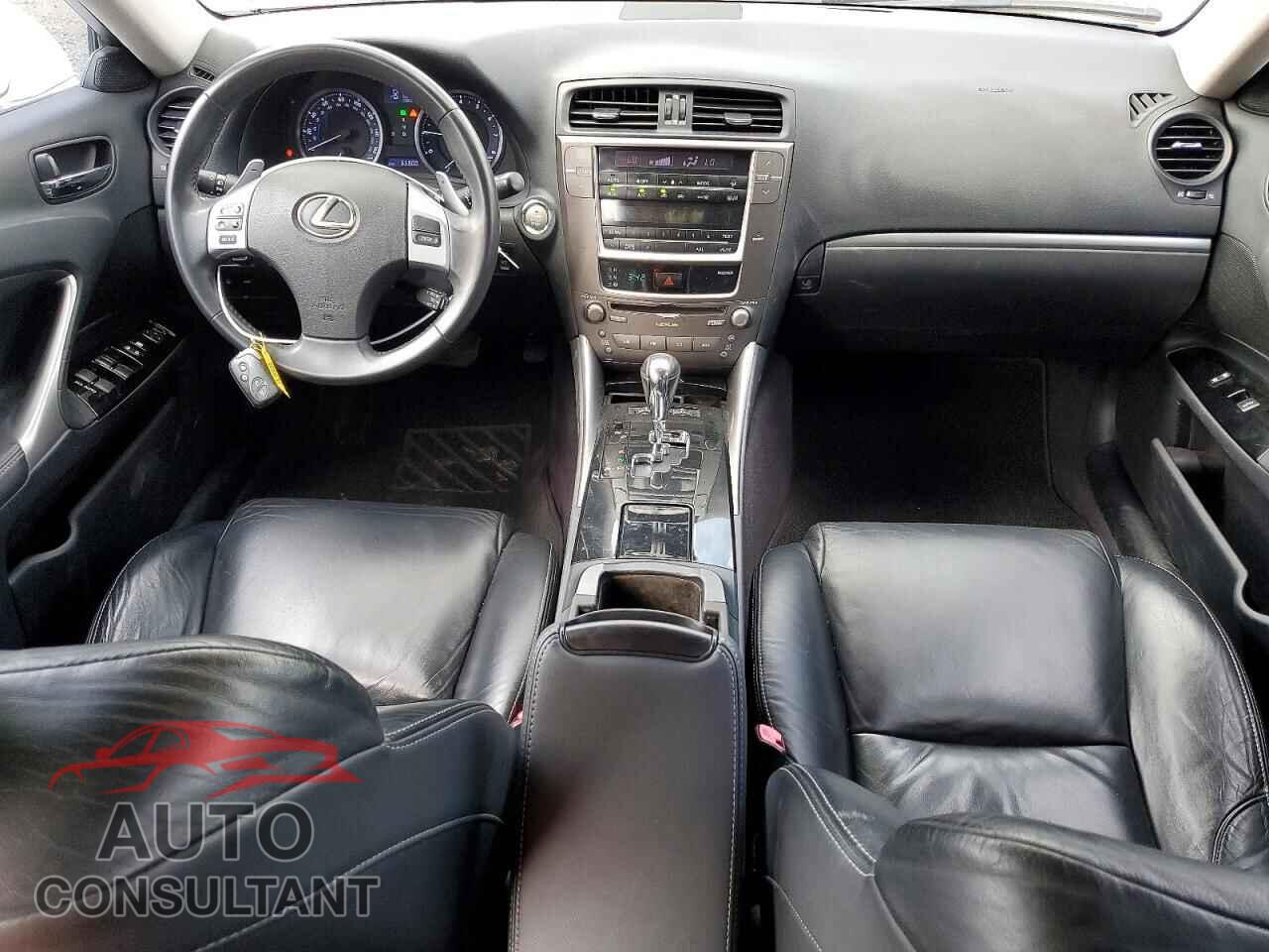 LEXUS IS 2011 - JTHBF5C25B5133701