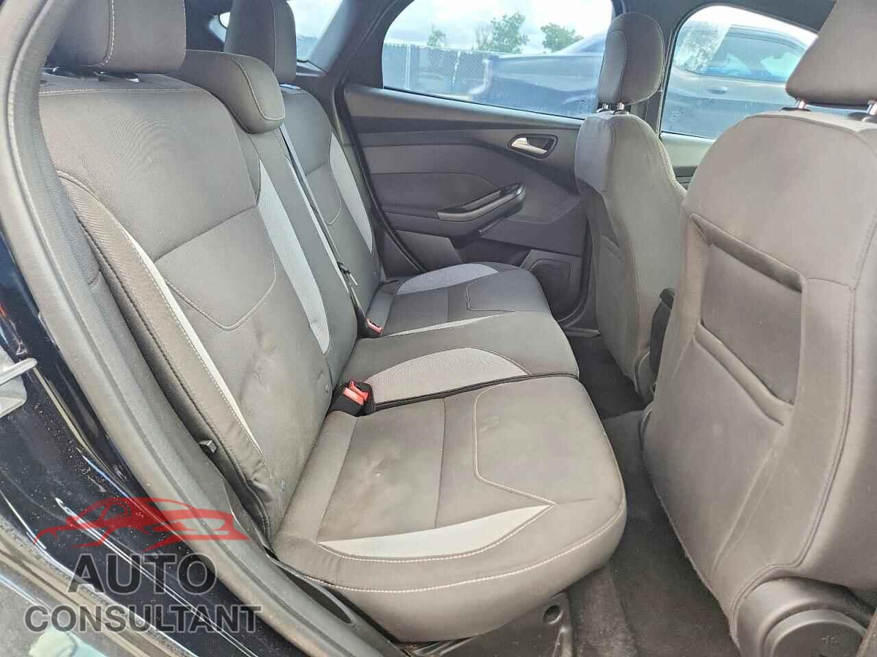 FORD FOCUS 2017 - 1FADP3L94HL221447