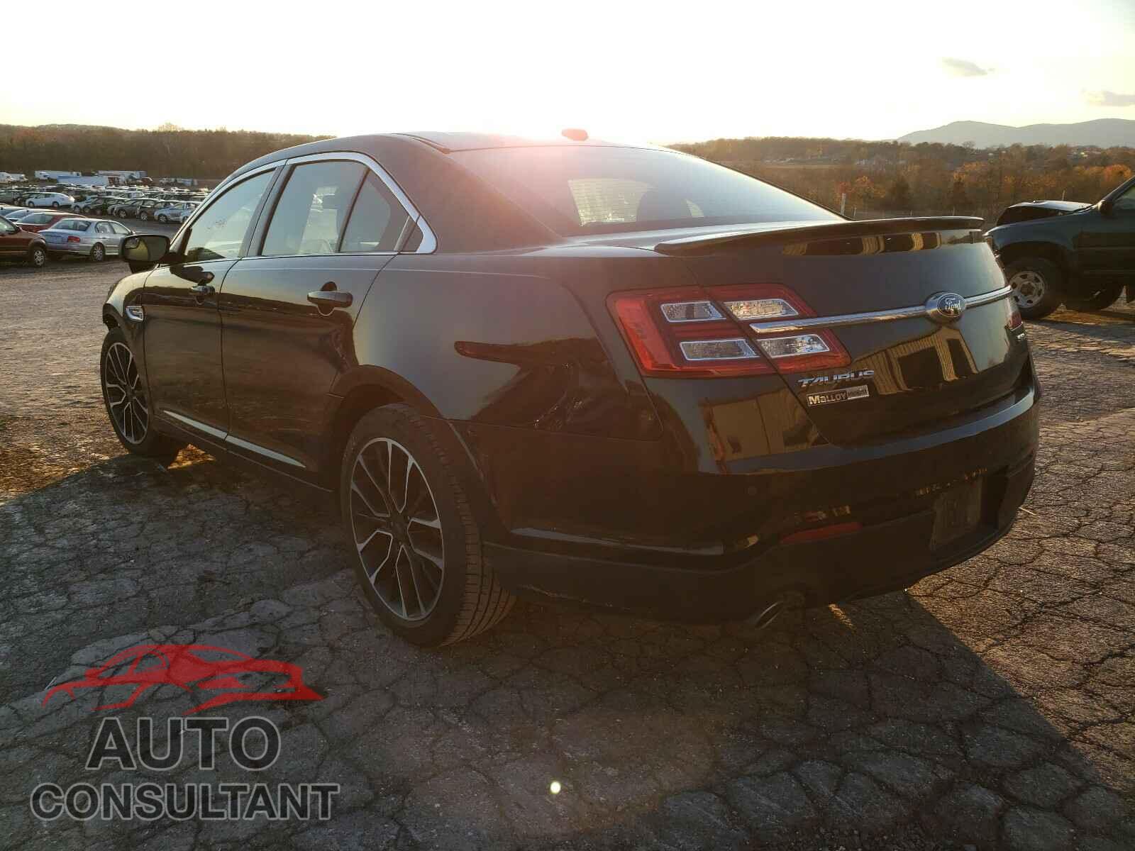 FORD TAURUS 2018 - 1FAHP2E82JG136332