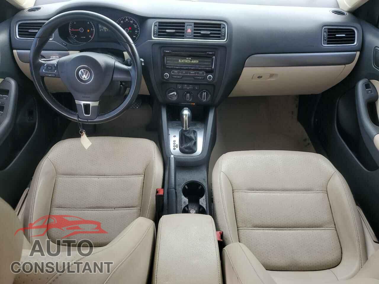 VOLKSWAGEN JETTA 2014 - 3VWLL7AJ4EM257751