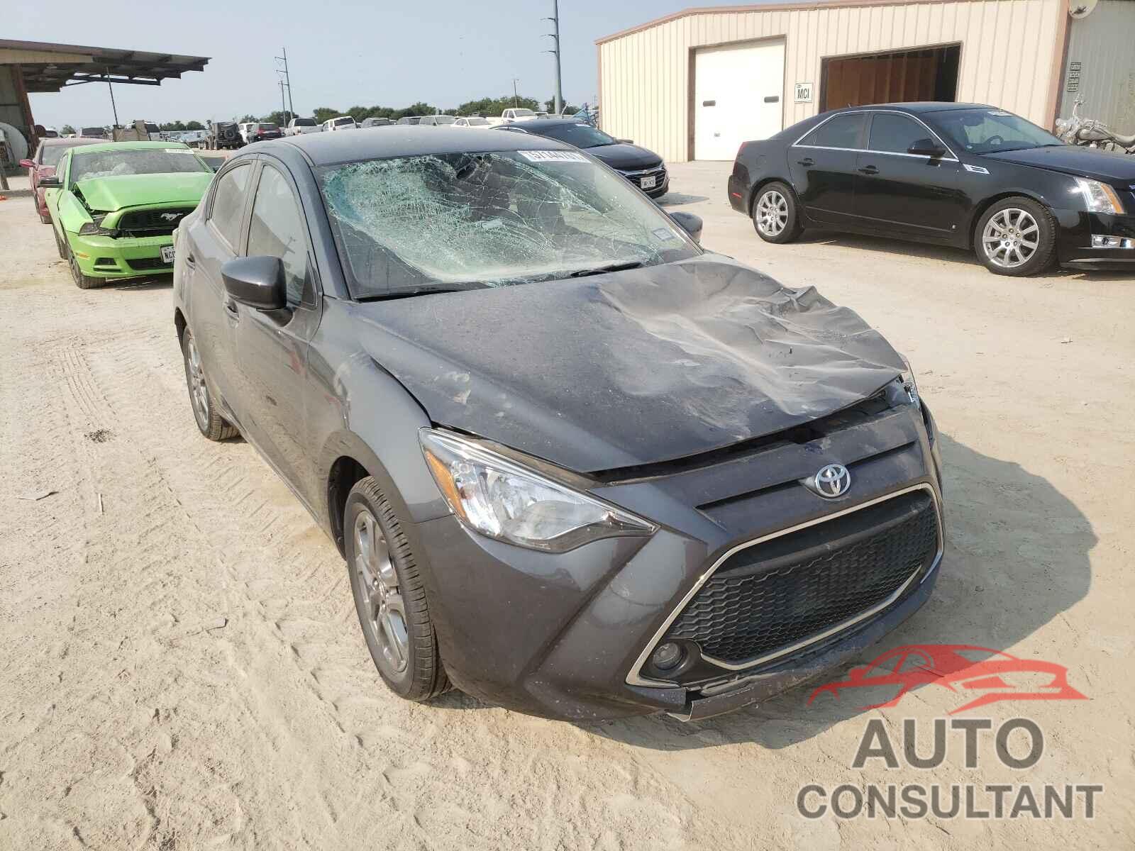 TOYOTA YARIS 2019 - 3MYDLBYV5KY526753