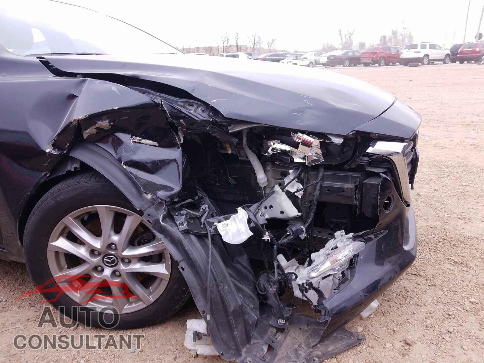 MAZDA 3 2017 - 3MZBN1U76HM103629