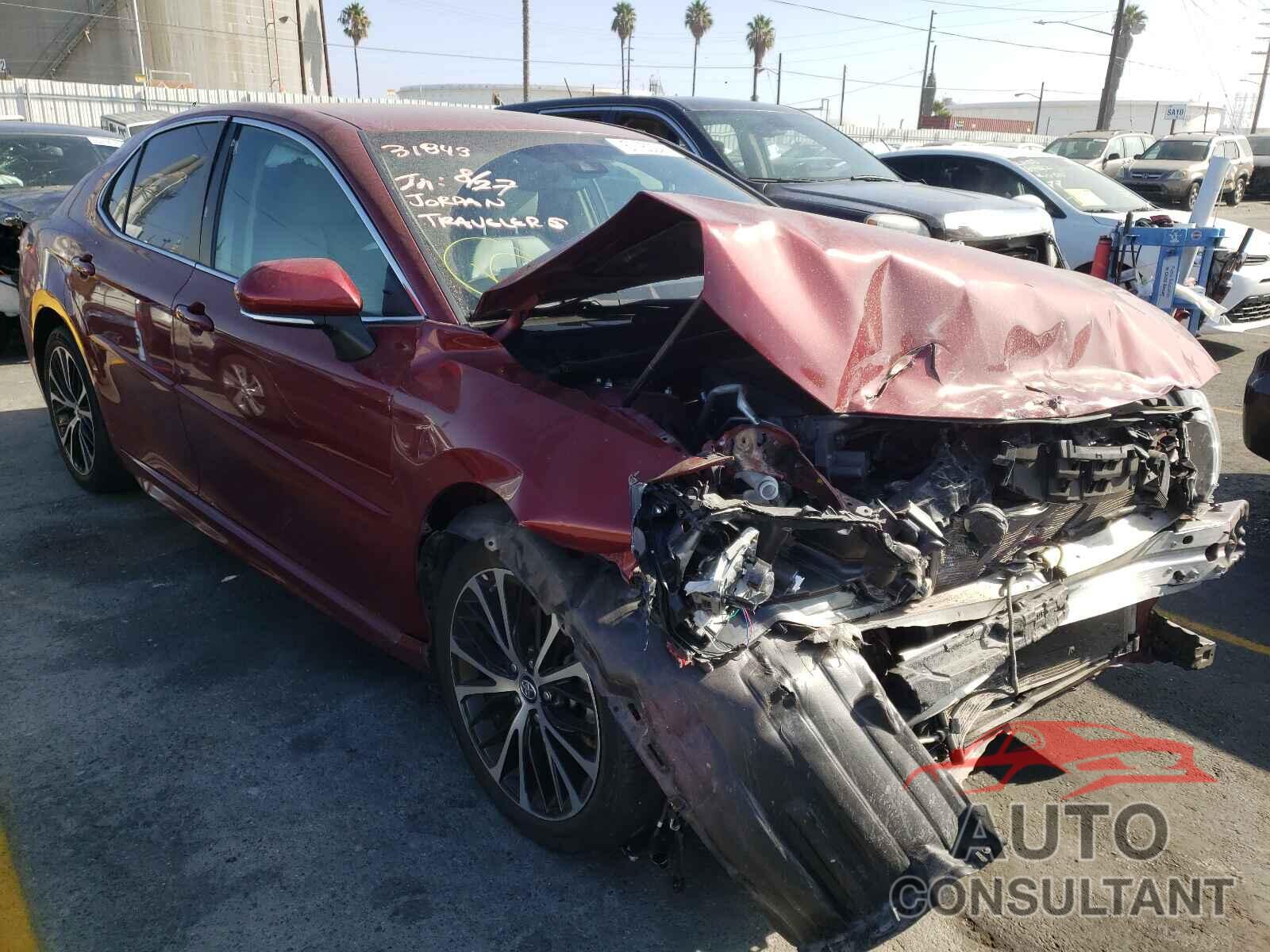TOYOTA CAMRY 2018 - 4T1B11HK0JU504779