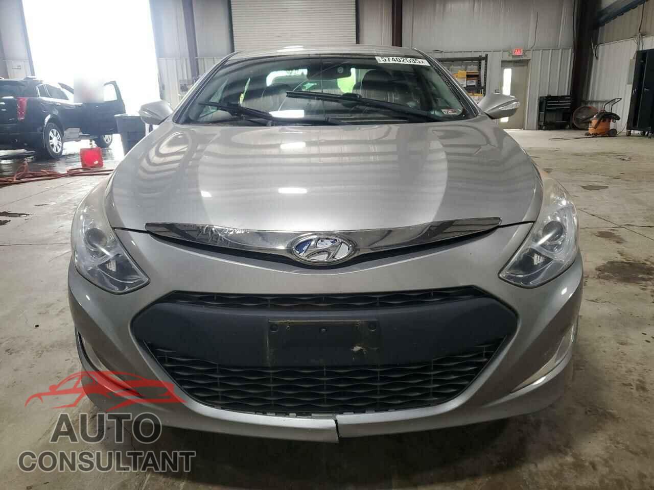 HYUNDAI SONATA 2012 - KMHEC4A48CA033456