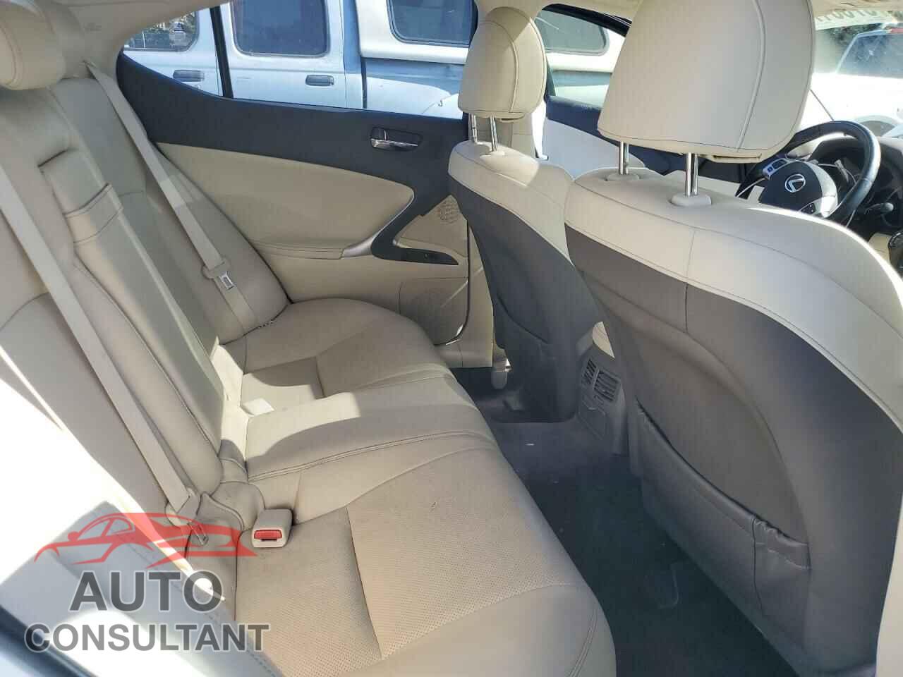 LEXUS IS 2012 - JTHBE5C22C5028831