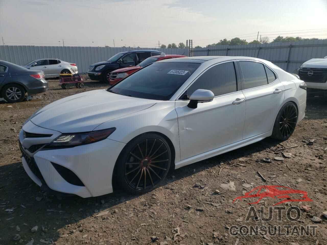 TOYOTA CAMRY 2018 - 4T1B61HK3JU084632